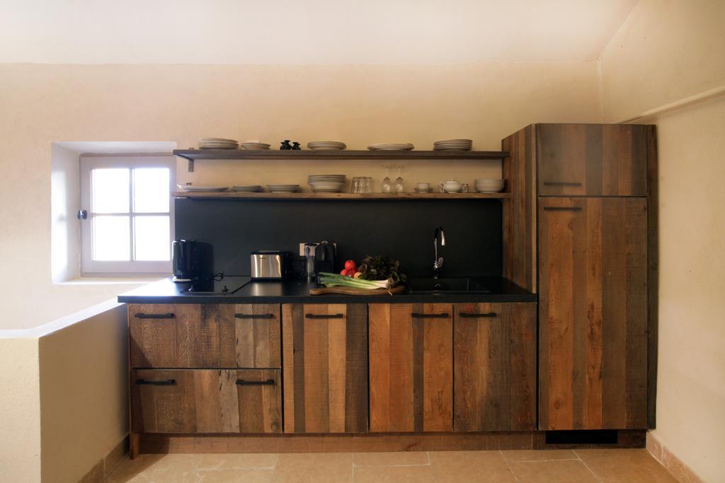 Domaine Des Peyre Apartment Robion en Luberon Room photo